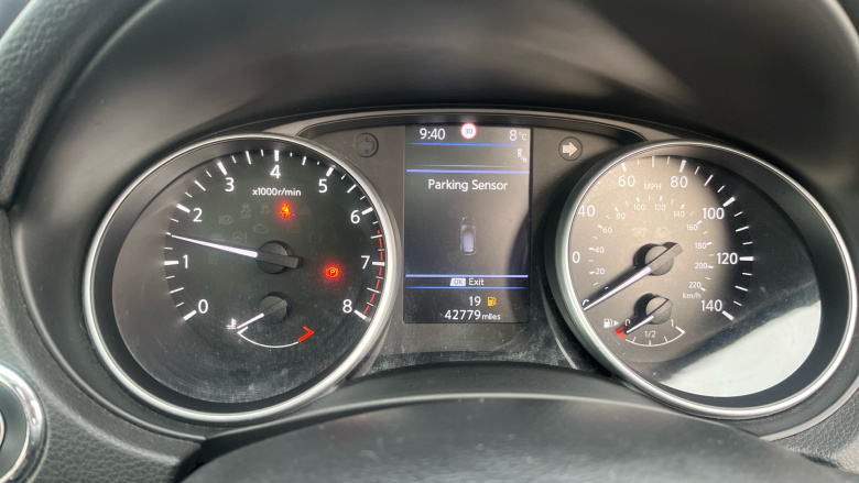 Nissan Qashqai 1.3 DiG-T N-Connecta 5dr Petrol Hatchback